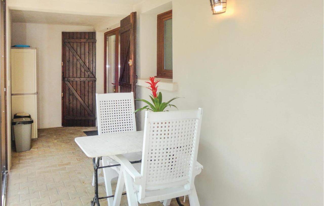Stunning Apartment In Pignan With Kitchen 外观 照片